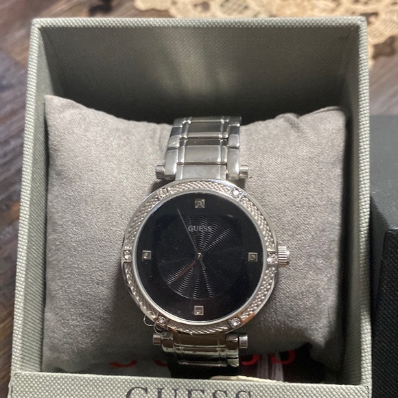 COPY - GUESS WOMEN’S WATCH main image 4
